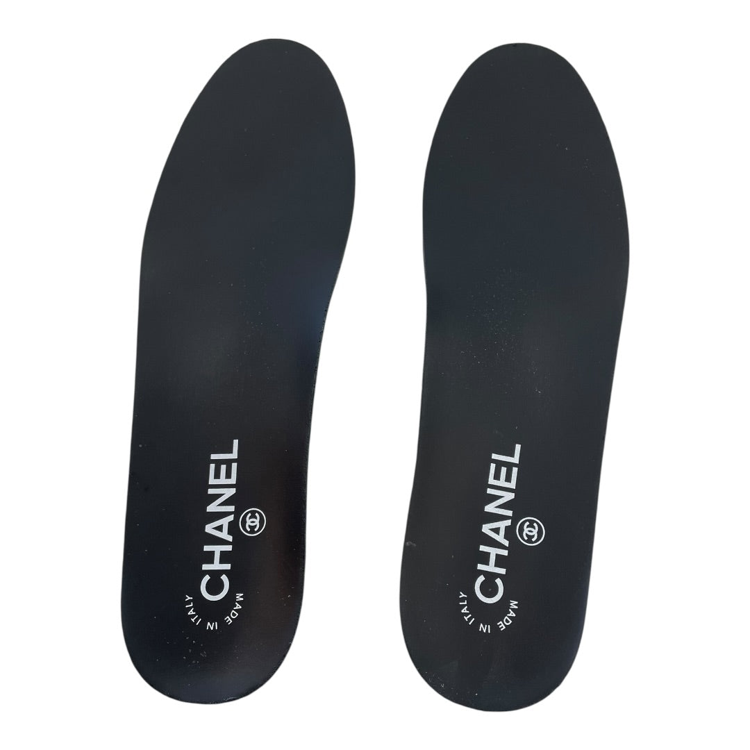 Shoes Luxury Designer By Chanel In Black & White w/ Box Size: 39.5