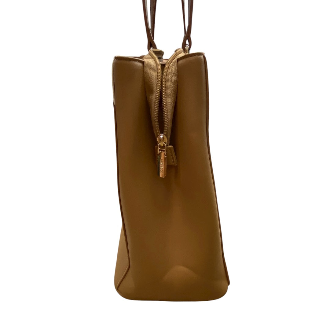 Handbag By Cmc In Tan, Size:Large