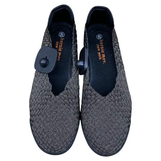 Shoes Flats By Bernie Mev In Black & Gold, Size:9