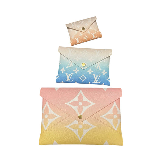 Clutch Luxury Designer By Louis Vuitton In Multi, Size:Medium