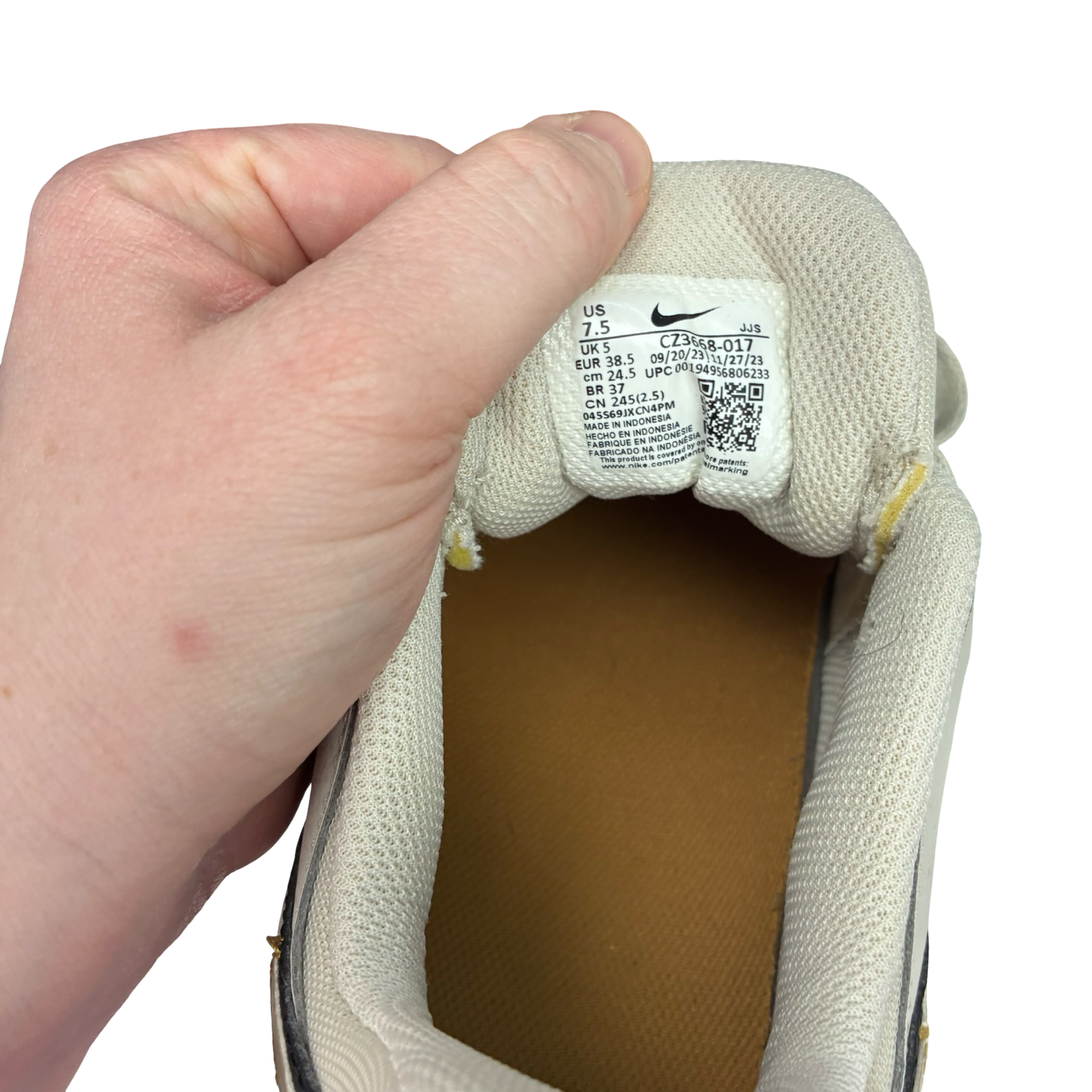 Shoes Athletic By Nike In Cream, Size:7.5