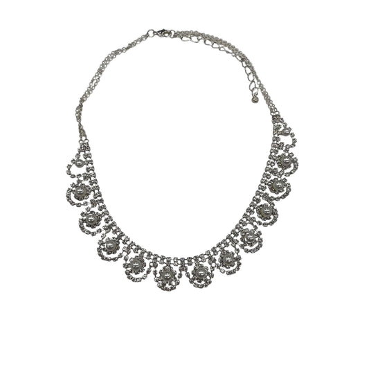 Necklace Choker & Collar By Clothes Mentor In Silver