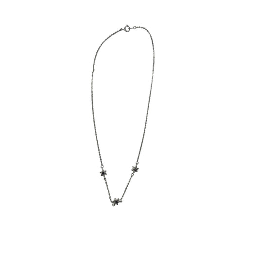 Necklace Chain By Clothes Mentor In Silver