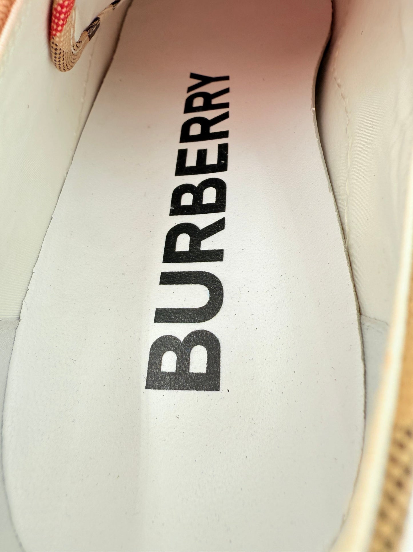 Shoes Luxury Designer By Burberry In Plaid Pattern, Size:8