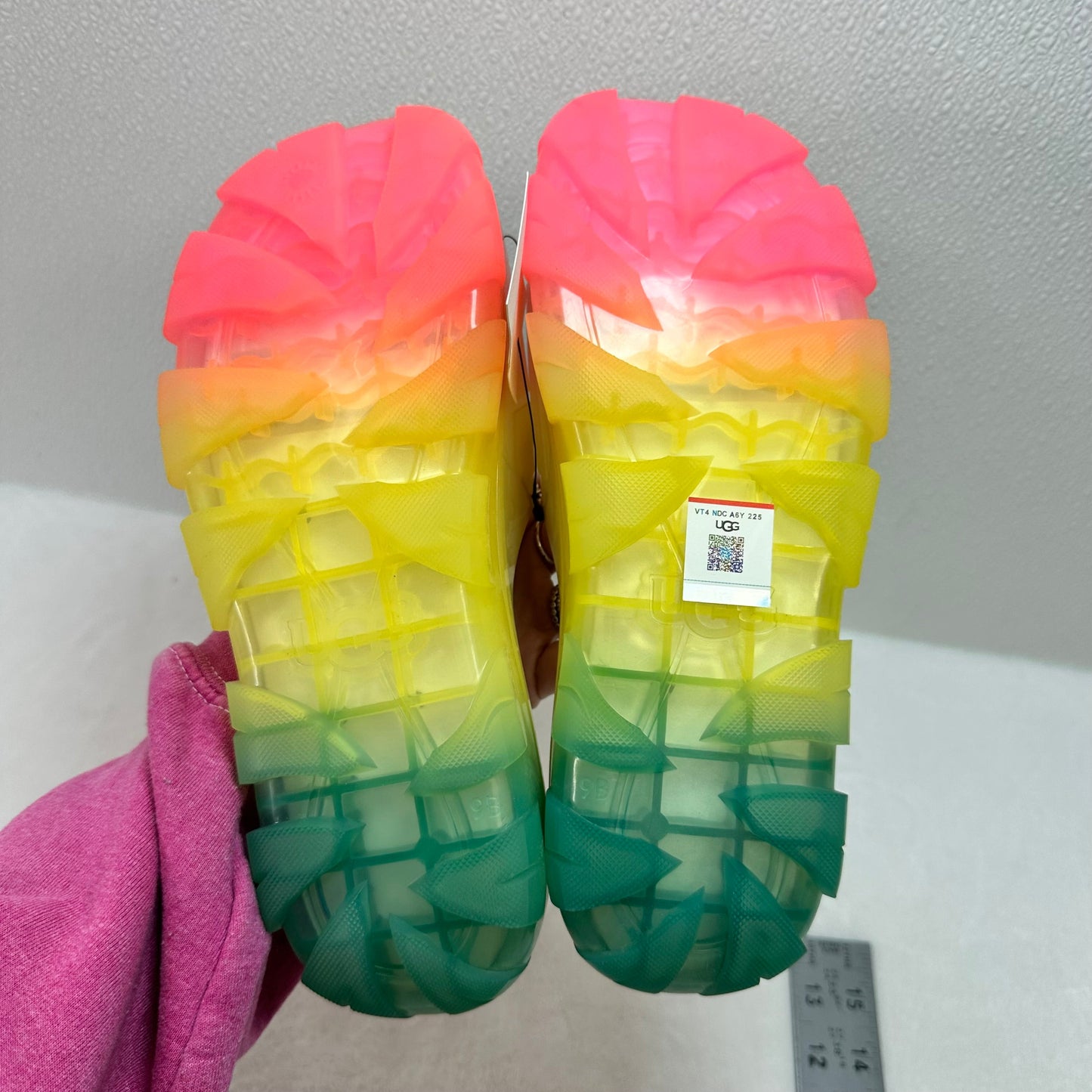 Sandals Flats By Ugg In Rainbow Print, Size: 9