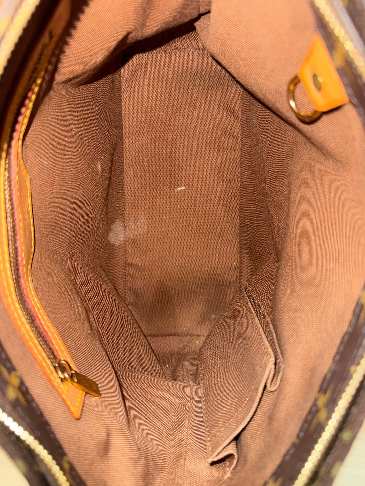 Handbag Luxury Designer By Louis Vuitton, Size: Medium