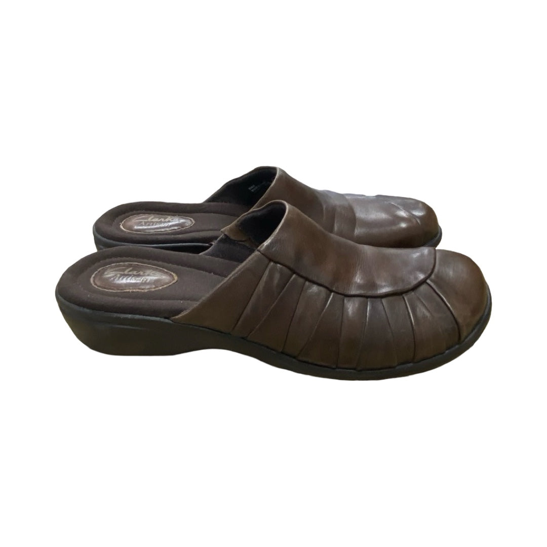 Shoes Flats By Clarks In Brown, Size:9