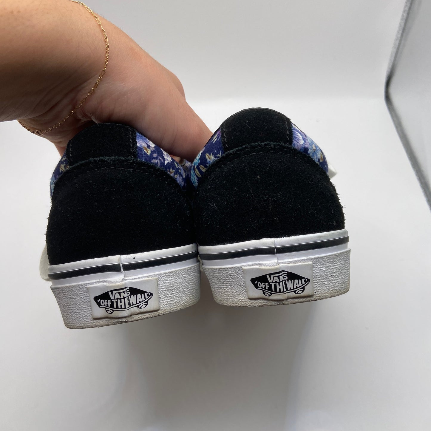 Shoes Sneakers By Vans In Black, Size: 8