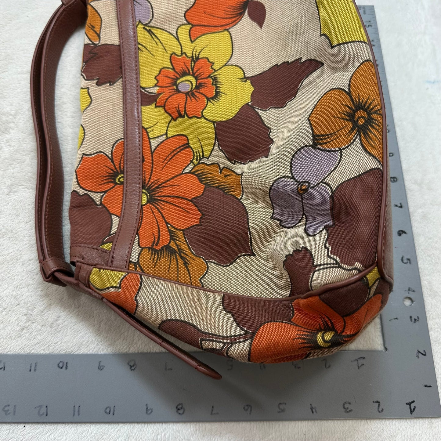 Handbag By Vera Bradley, Size: Medium