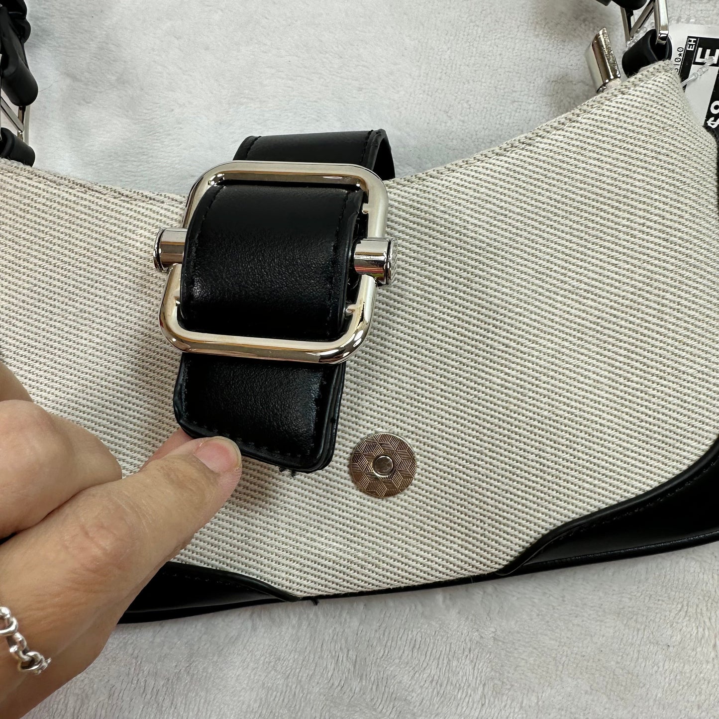 Handbag By Clothes Mentor, Size: Small