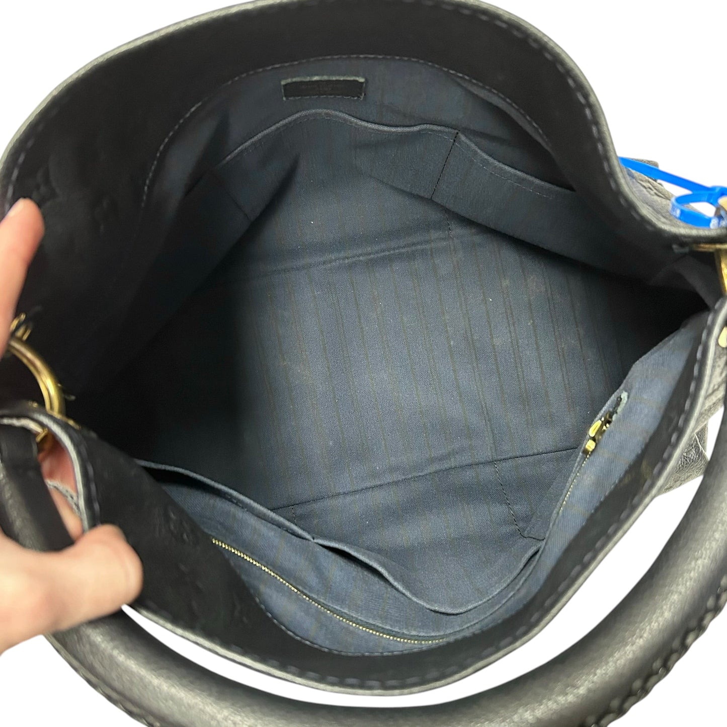Handbag Luxury Designer By Louis Vuitton, Size: Medium