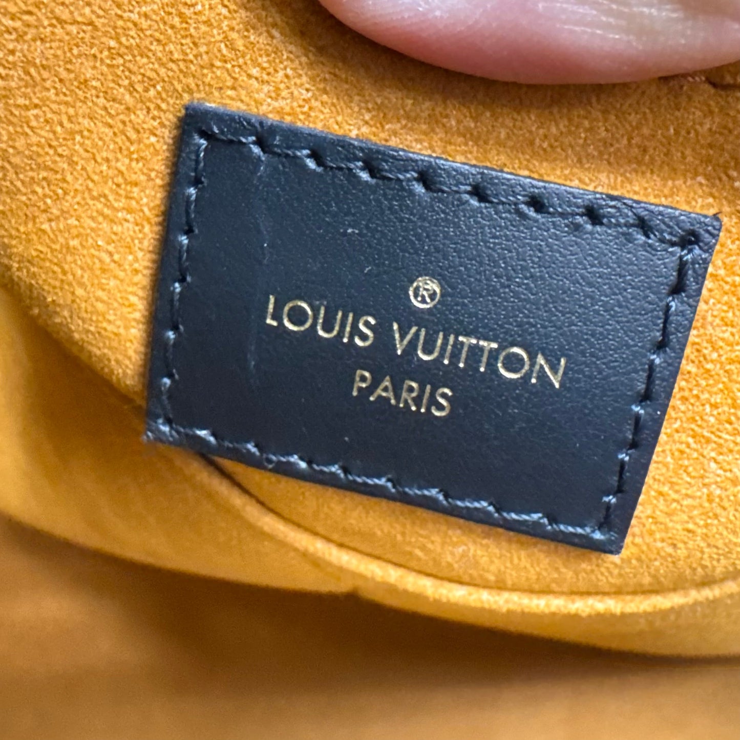 OnTheGo GM Handbag Luxury Designer By Louis Vuitton In Black & Gold, Size:Large (GM)