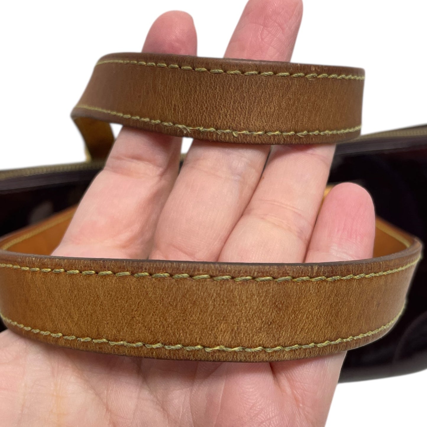 Handbag Luxury Designer By Louis Vuitton, Size: Medium