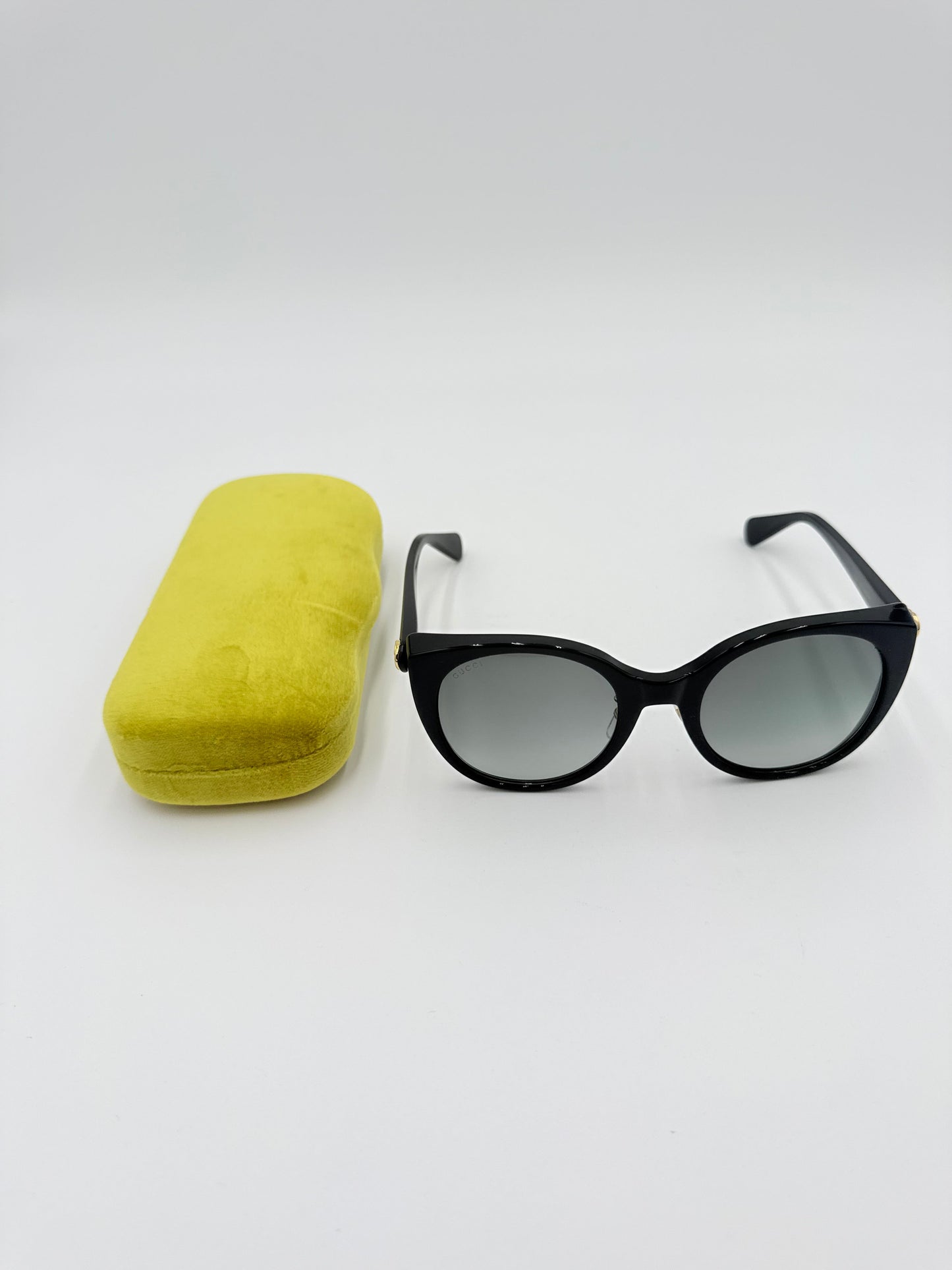Sunglasses Luxury Designer By Gucci In Black, Size: