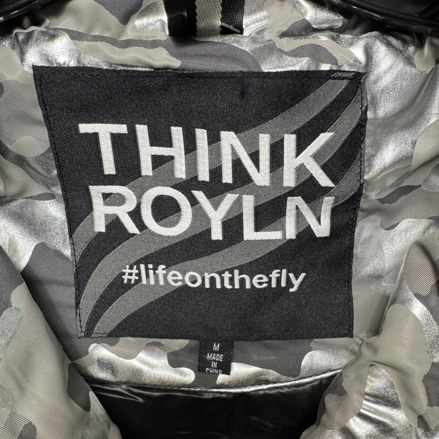 Duck Down Vest Puffer & Quilted By Think Royln In Camouflage Print, Size: M