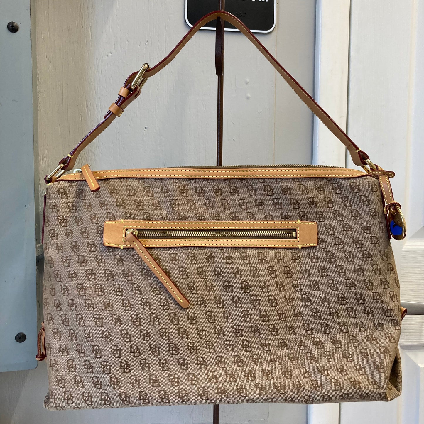 Crossbody Designer By Dooney And Bourke In Tan, Size:Medium