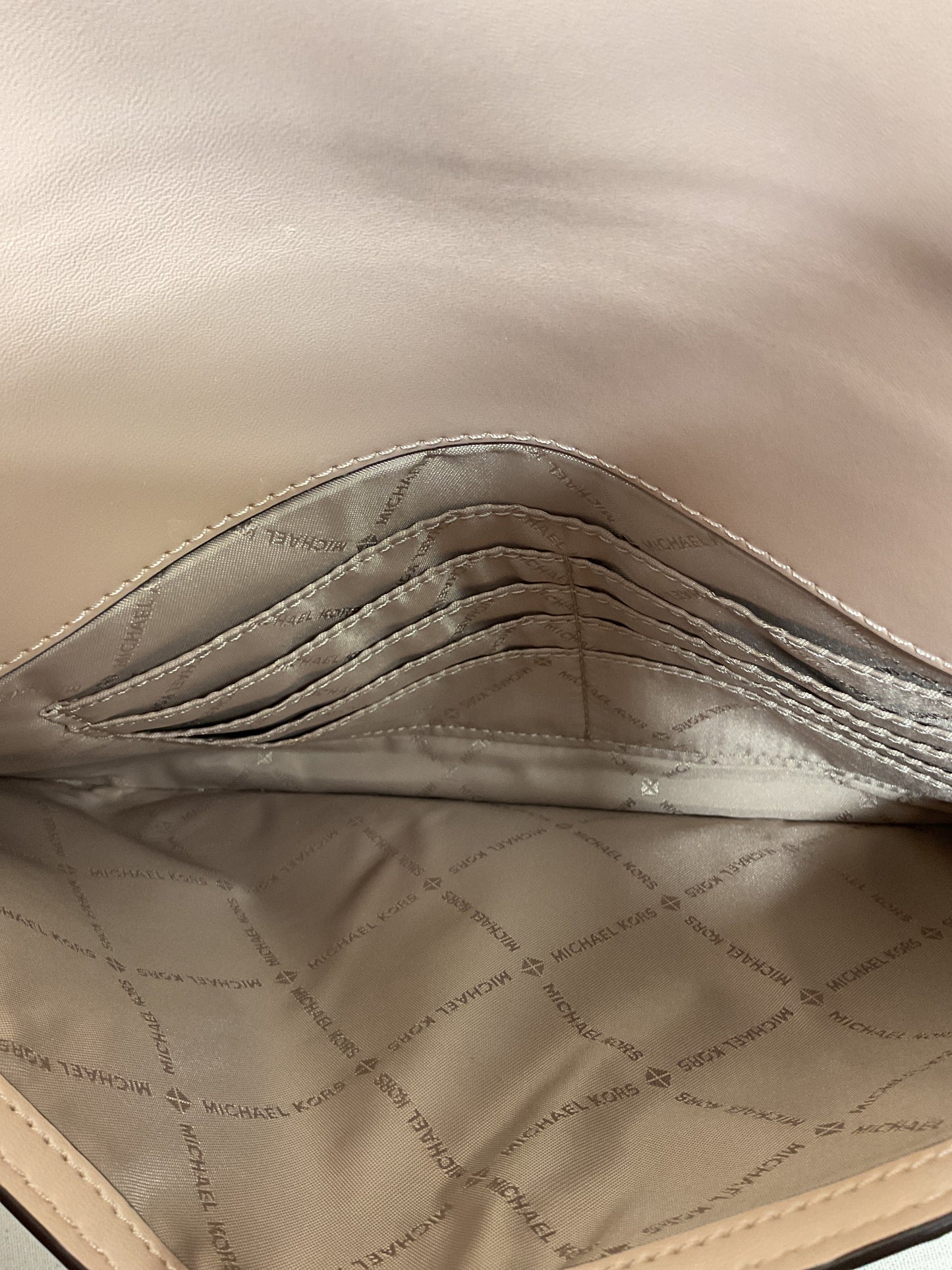 Clutch Designer By Michael Kors In Cream, Size:Large