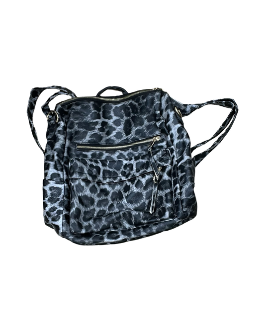 Backpack By Clothes Mentor In Snakeskin Print, Size:Large