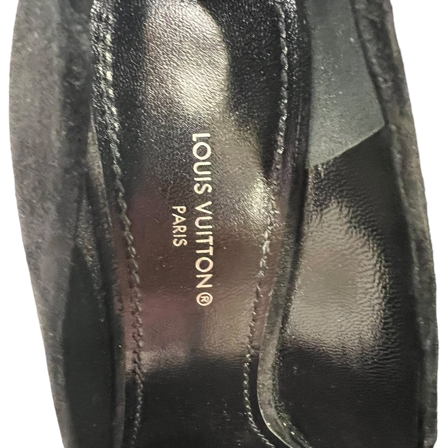 Shoes Luxury Designer By Louis Vuitton In Black & Gold, Size: 6