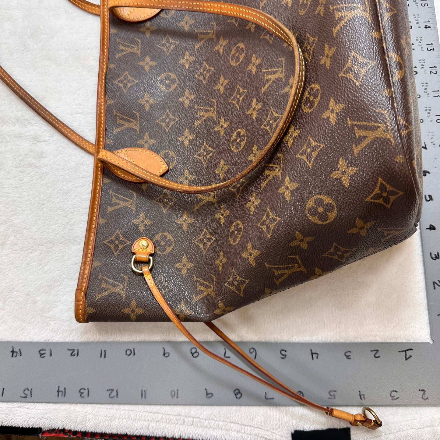 Neverfull MM Handbag Luxury Designer By Louis Vuitton, Size: Large
