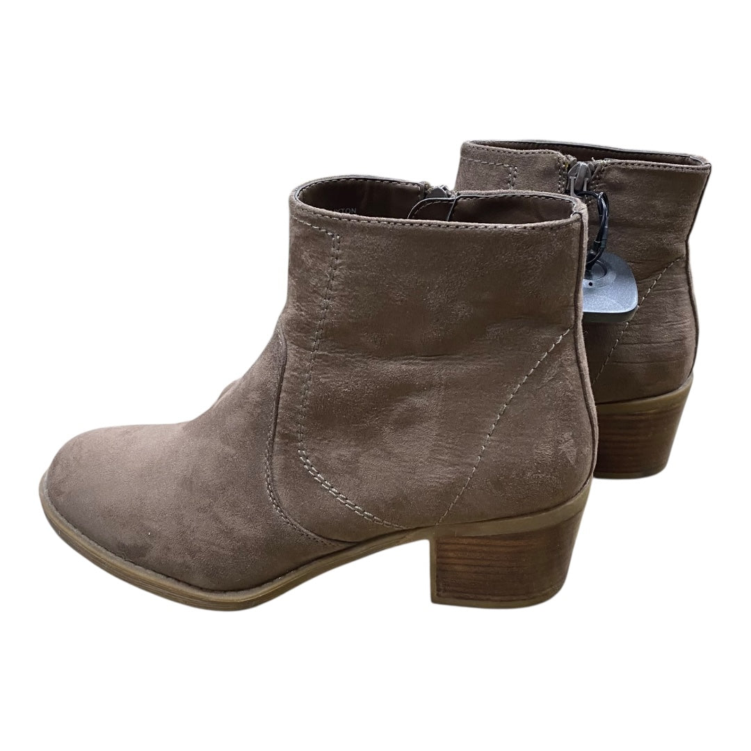 Boots Ankle Heels By Ruff Hewn In Brown, Size:9