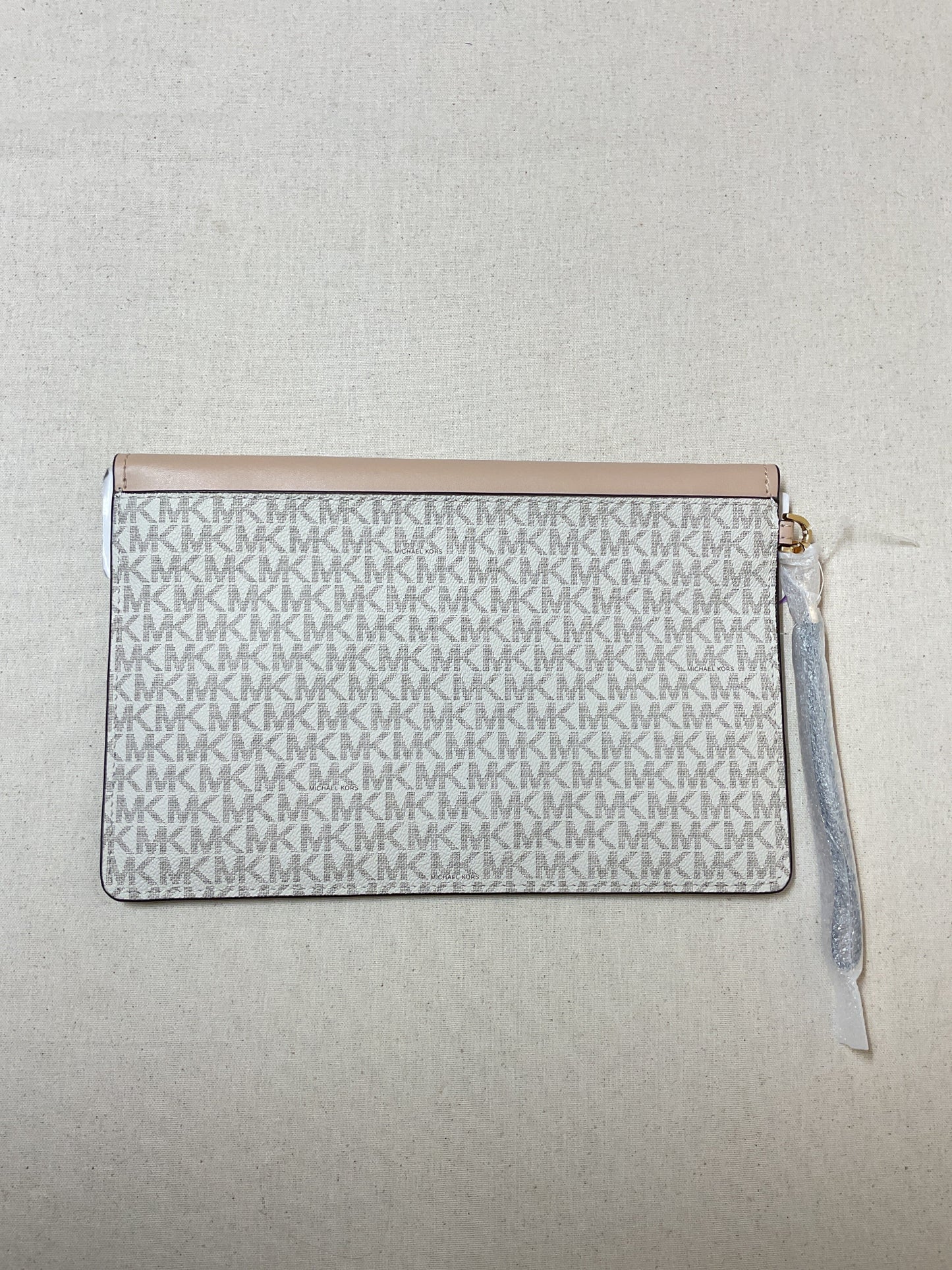 Clutch Designer By Michael Kors In Cream, Size:Large