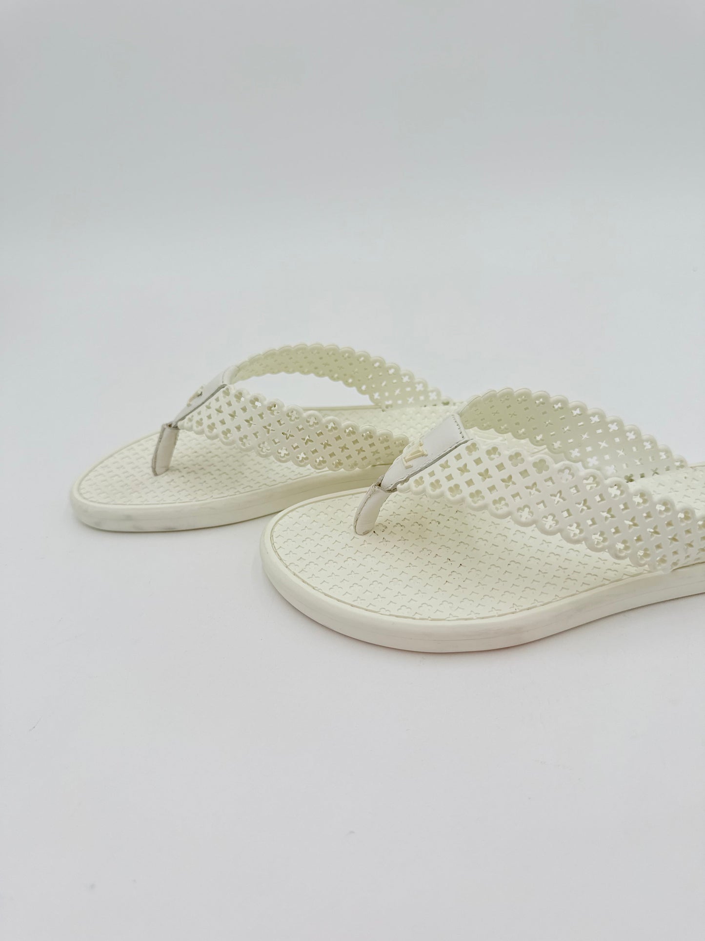 Sandals Luxury Designer By Louis Vuitton In White, Size:5