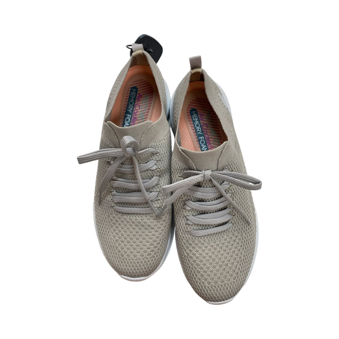 Shoes Athletic By Skechers In Cream, Size:10