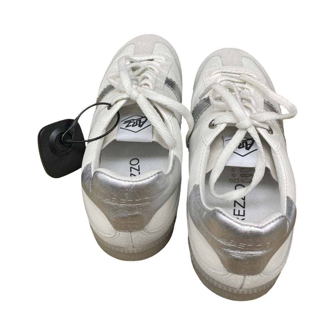 Shoes Sneakers By Cmc In Silver & White, Size:11