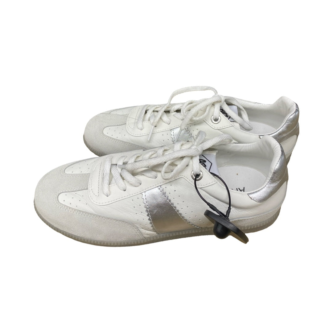 Shoes Sneakers By Cmc In Silver & White, Size:11