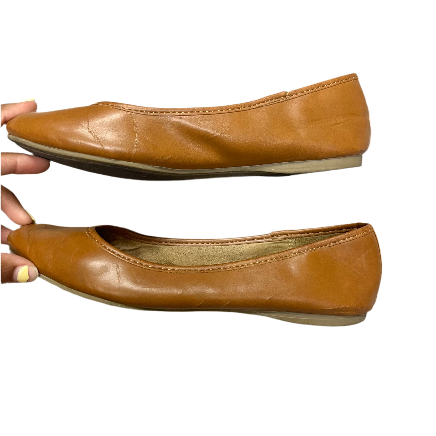Shoes Flats By Universal Thread In Tan, Size: 8.5