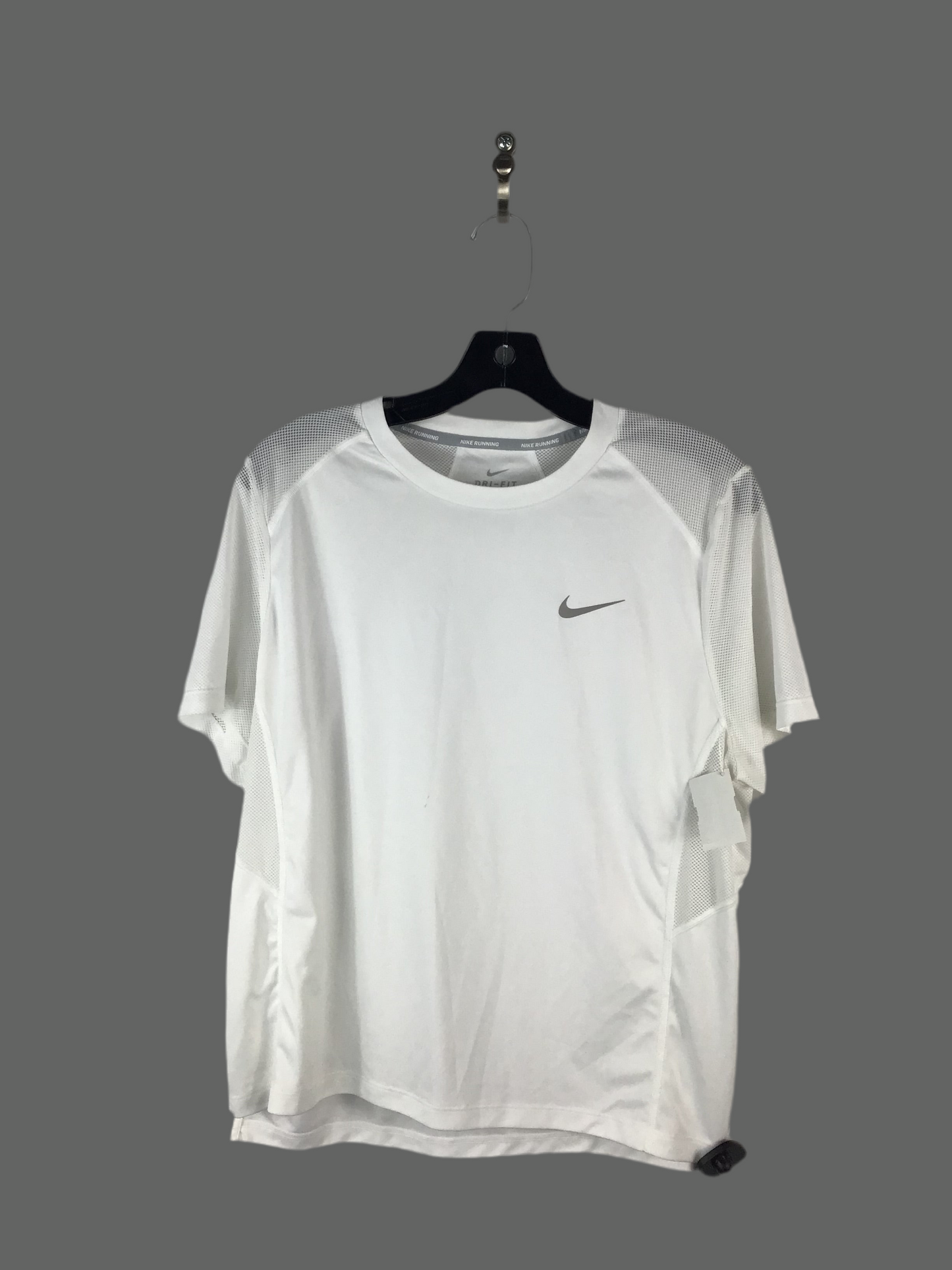 Athletic Top Short Sleeve By Nike In White, Size: Xl