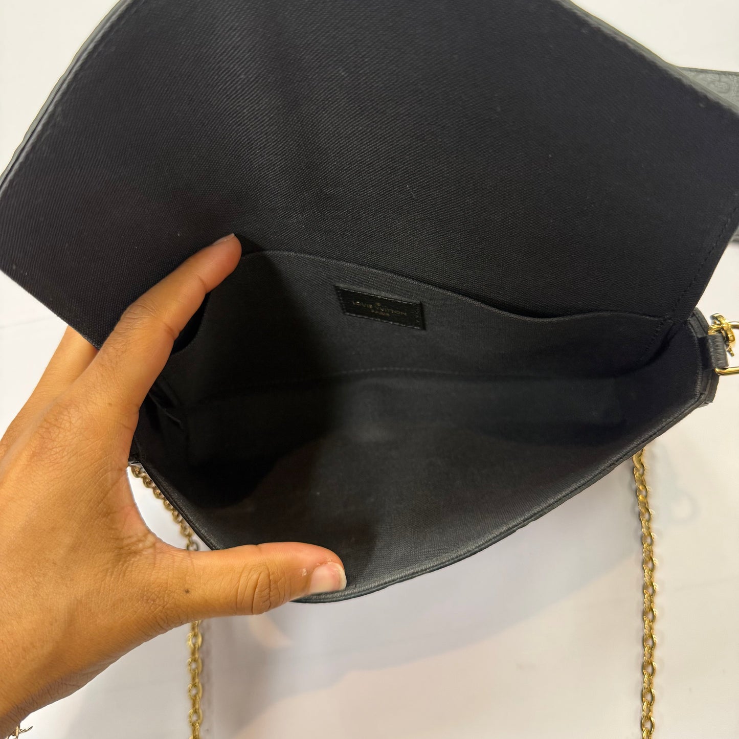 Crossbody Luxury Designer By Louis Vuitton, Size: Small