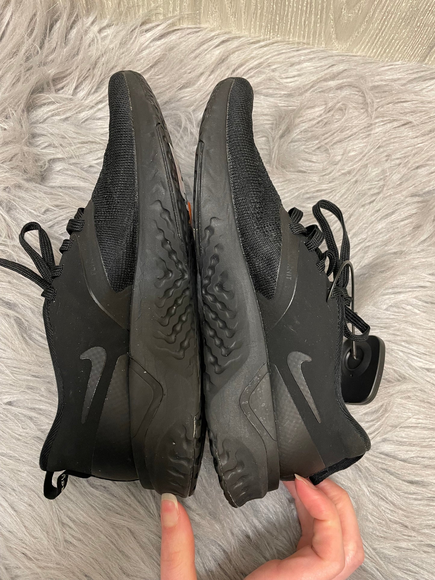 Shoes Athletic By Nike In Black, Size: 7