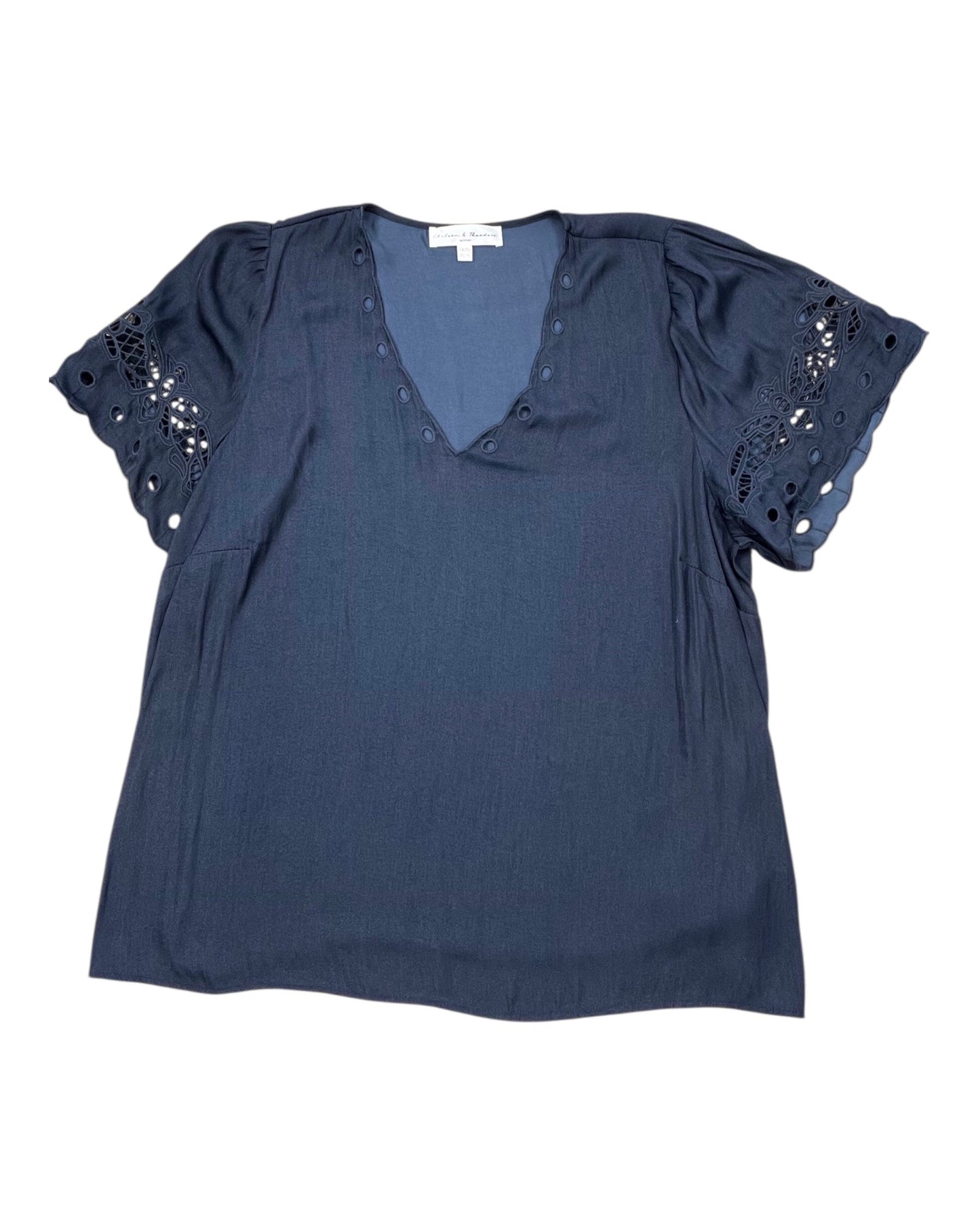 Top Sleeveless By Chelsea And Theodore In Navy, Size:1X