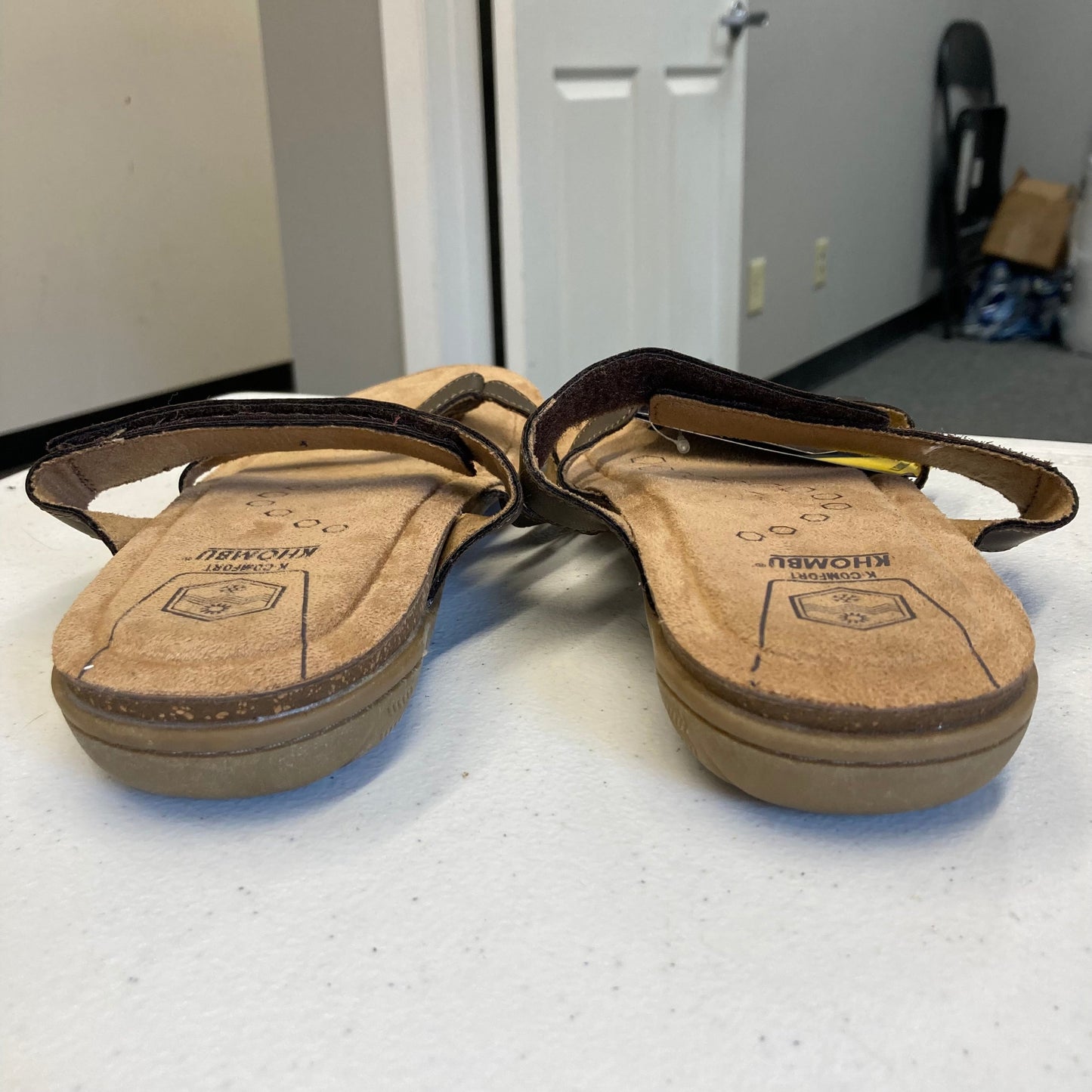 Sandals Flats By Khombu In Brown, Size:8
