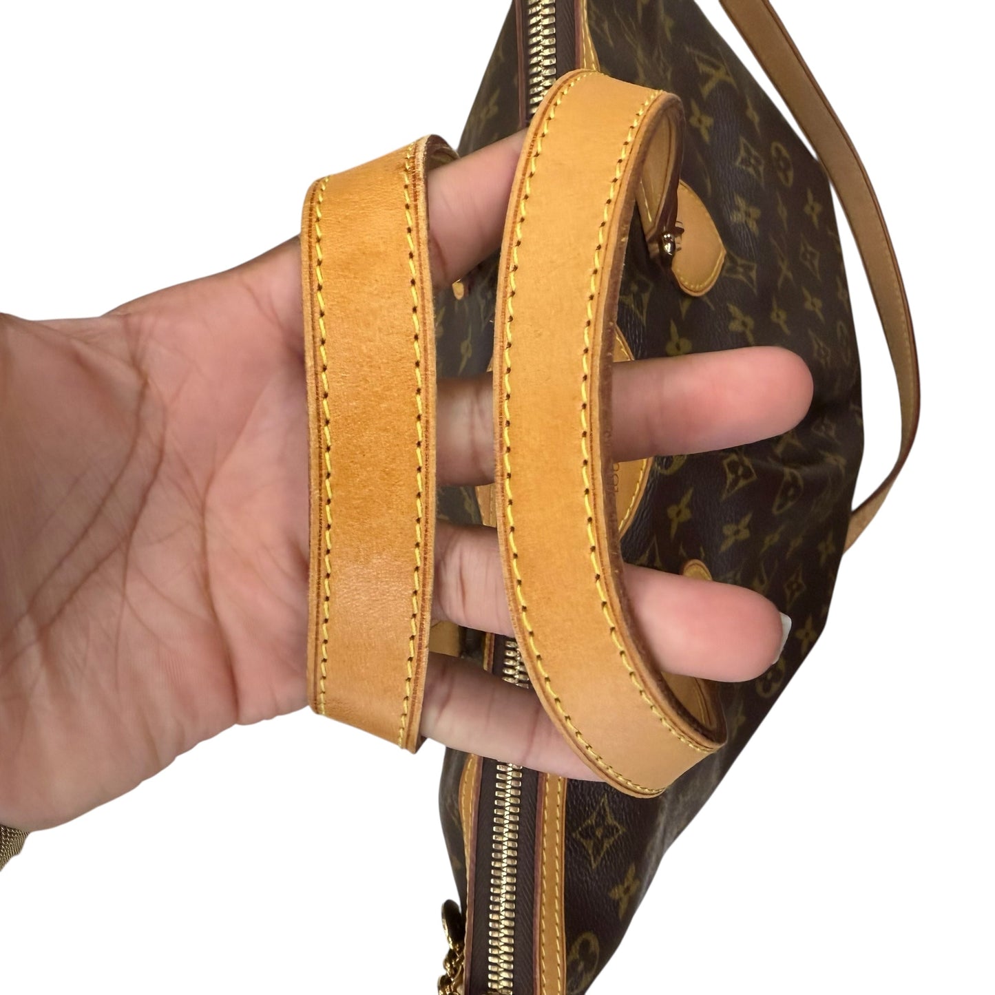 Handbag Luxury Designer By Louis Vuitton, Size: Medium