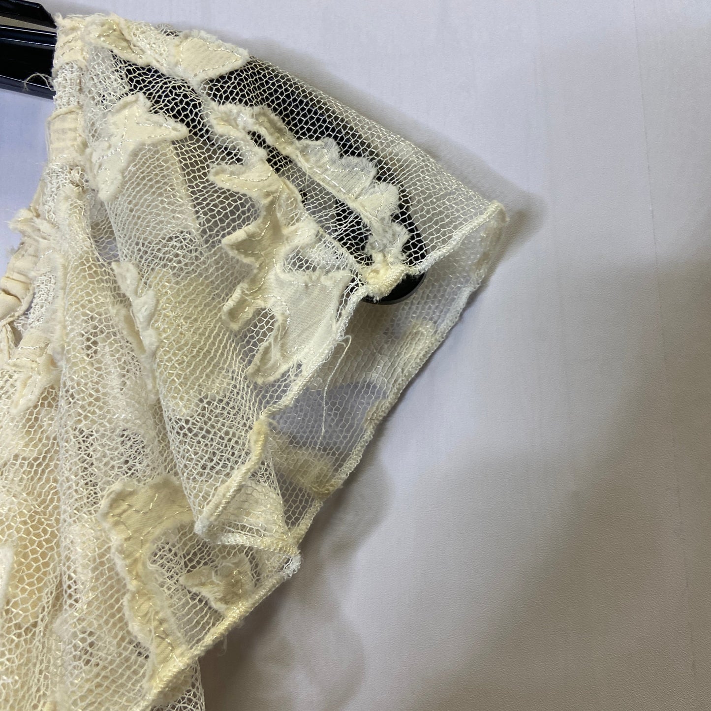 Top Sleeveless By Versona In Cream, Size: S