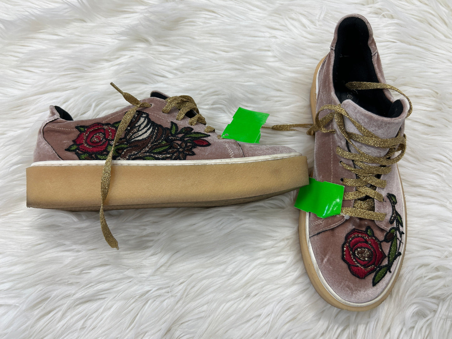 Shoes Sneakers By Free People In Pink, Size:9