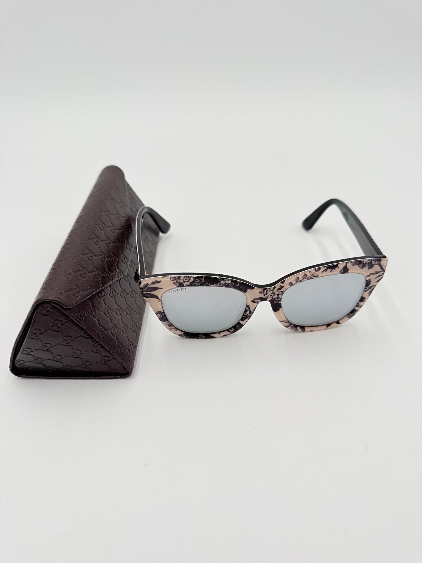 Sunglasses Luxury Designer By Gucci In Floral Print, Size: