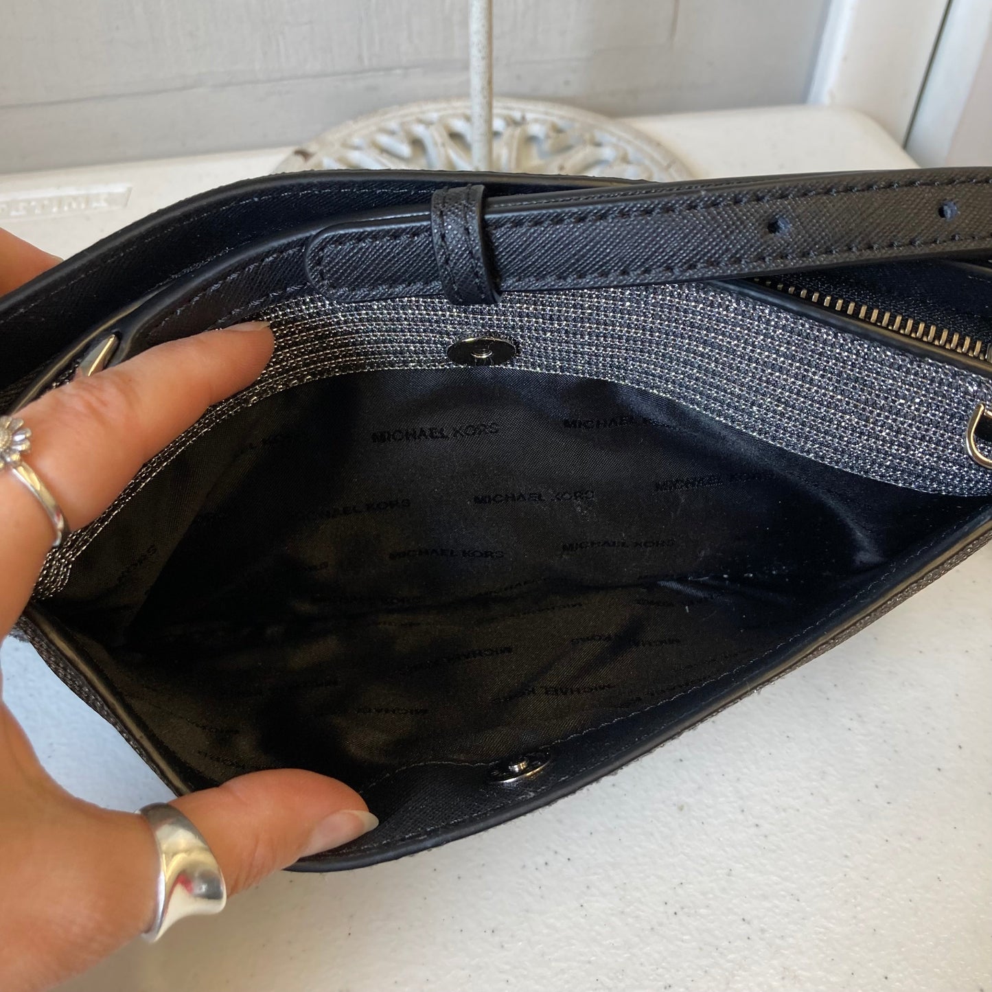 Handbag Designer By Michael Kors In Silver, Size:Small