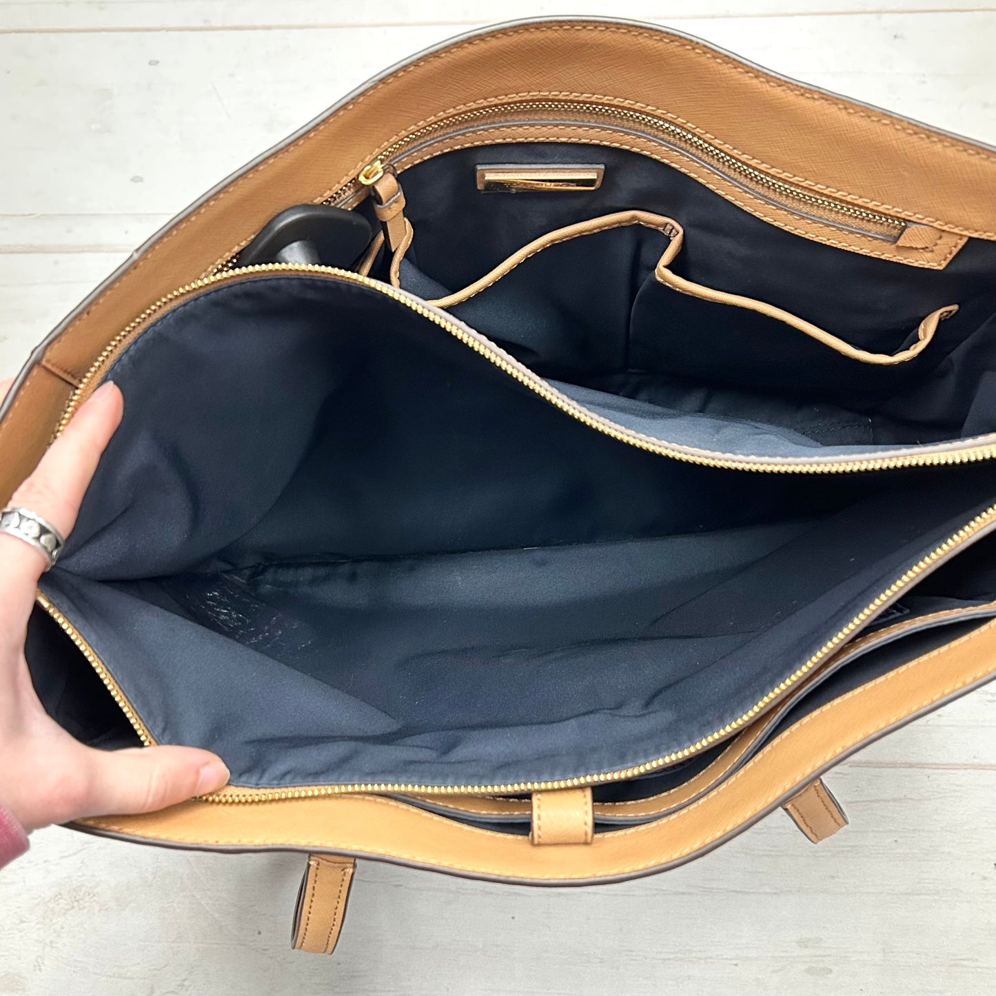 Tote Designer By Tory Burch, Size: Large