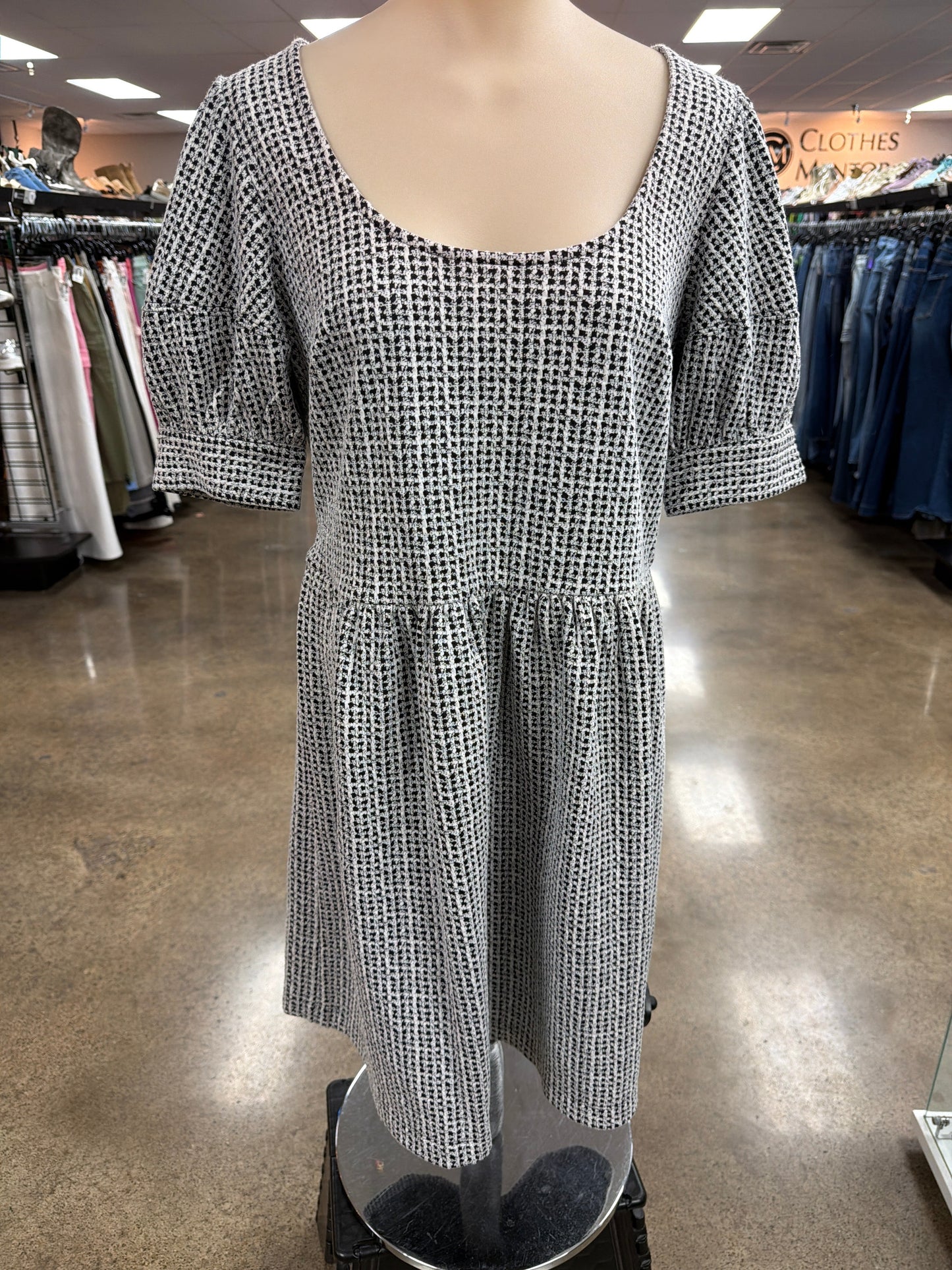 Dress Casual Short By Loft In Black & White, Size:M