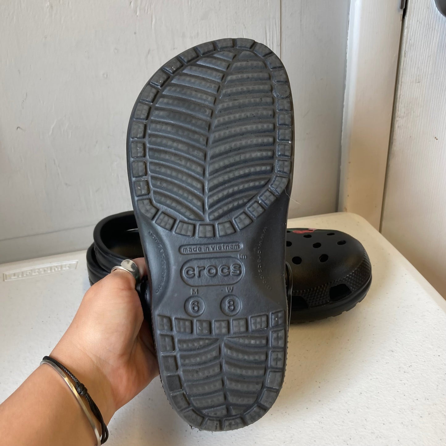 Shoes Flats By Crocs In Black, Size:8