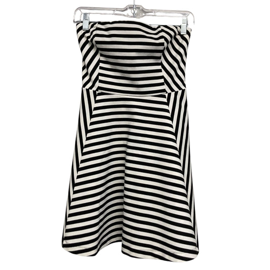 Dress Casual Short By Express In Black & White, Size:Xs