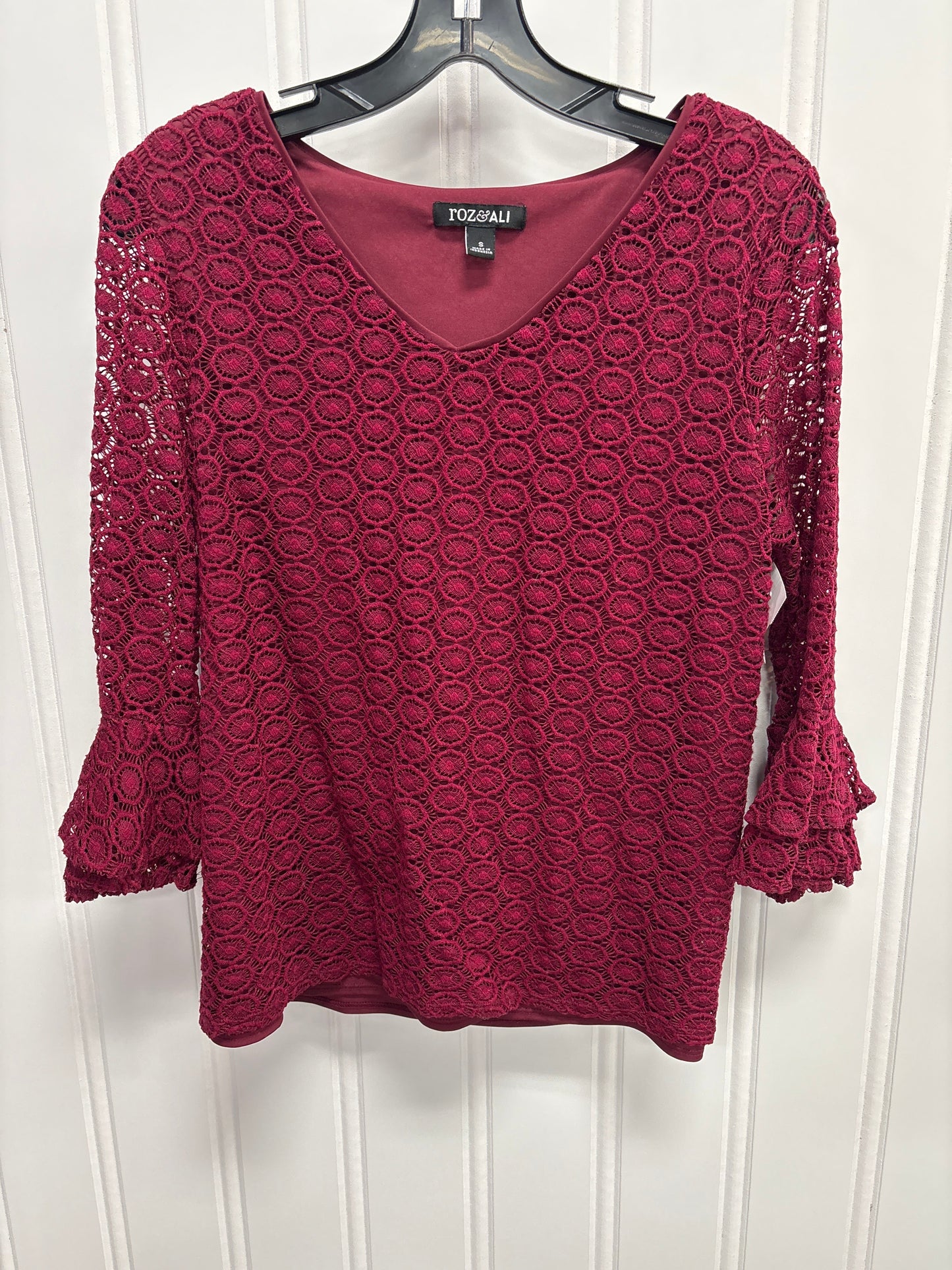 Top 3/4 Sleeve By Roz And Ali In Maroon, Size:S