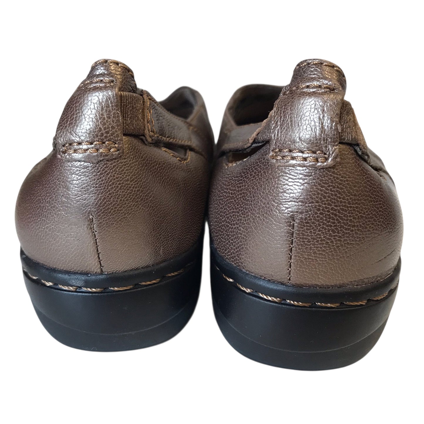 Shoes Flats By Clarks In Bronze, Size:9.5
