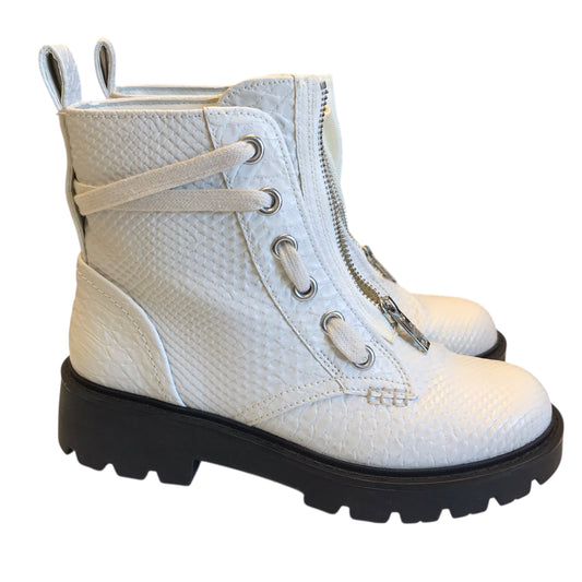 Boots Designer By Ugg In White, Size:6