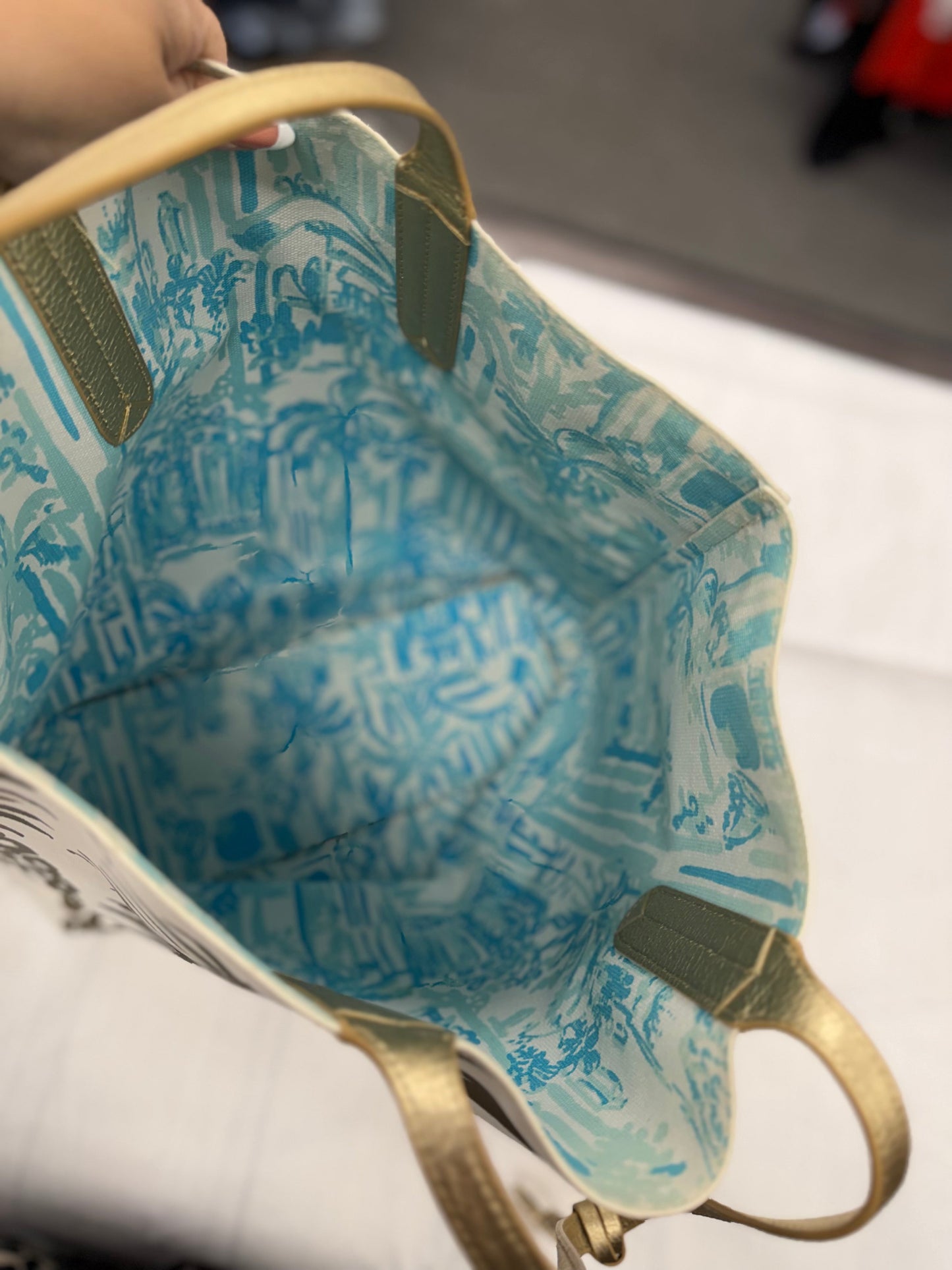 Tote Designer By Lilly Pulitzer In Gold & White, Size:Large