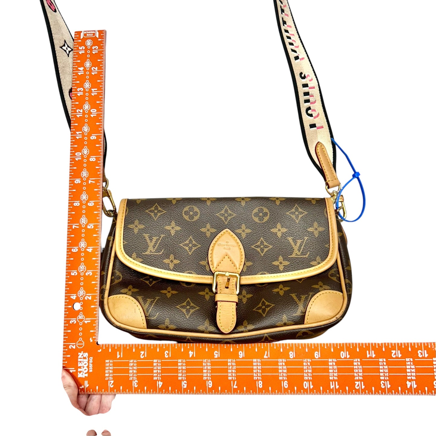 Crossbody Luxury Designer By Louis Vuitton, Size: Small